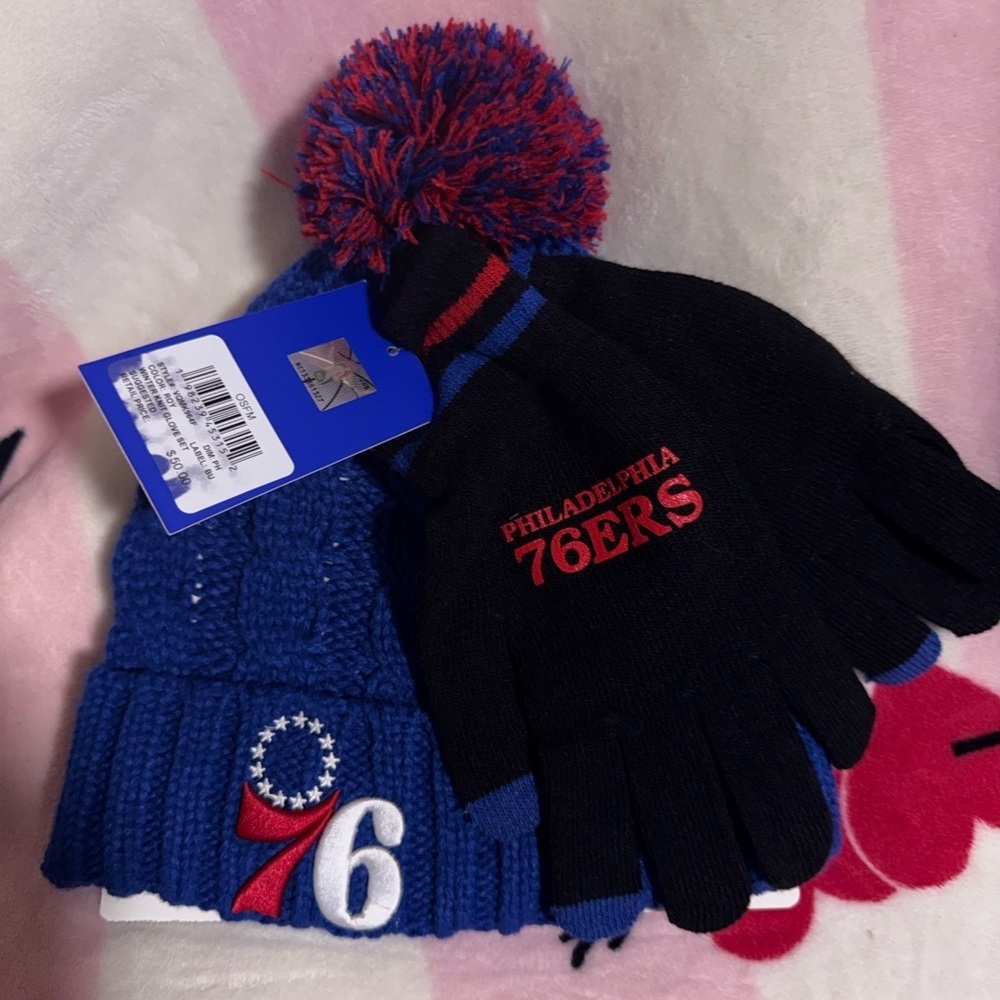 NWT Philadelphia 76ers Blue and Black Touchscreen Glove and Beanie Winter Set - Picture 5 of 6